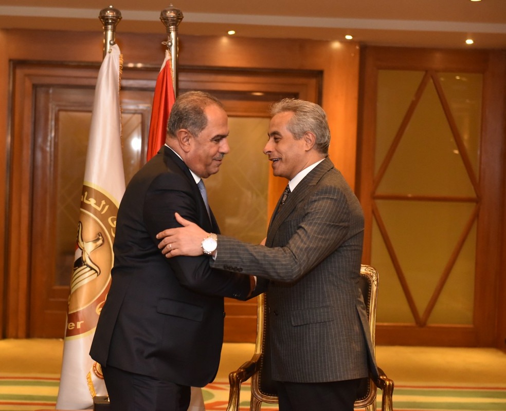 وزير القوى العامله 
